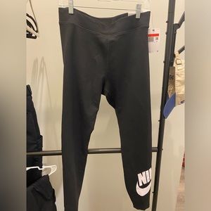 Nike leggings size large